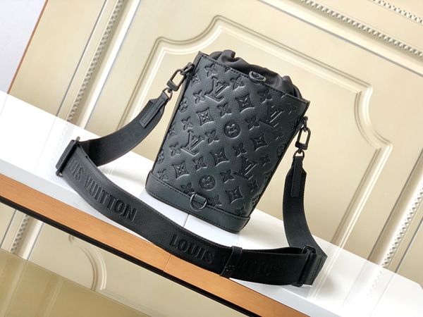 ルイヴィトンバッグ側面デザイン